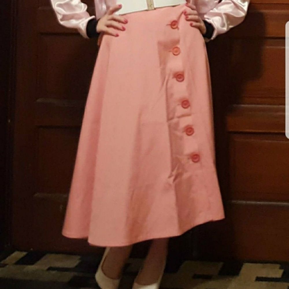 Bubblegum pink vintage midi skirt with pink button